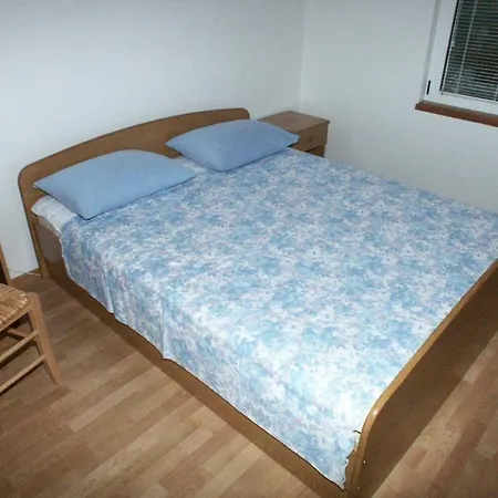 Apartment Apartments By The Sea Tisno, Murter - 809